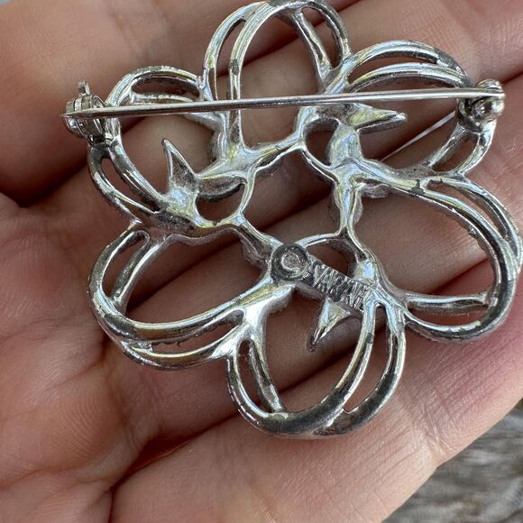 Vintage Jewelry Sarah Coventry Silver Tone Flower Brooch Floral Pin - Picture 2 of 3